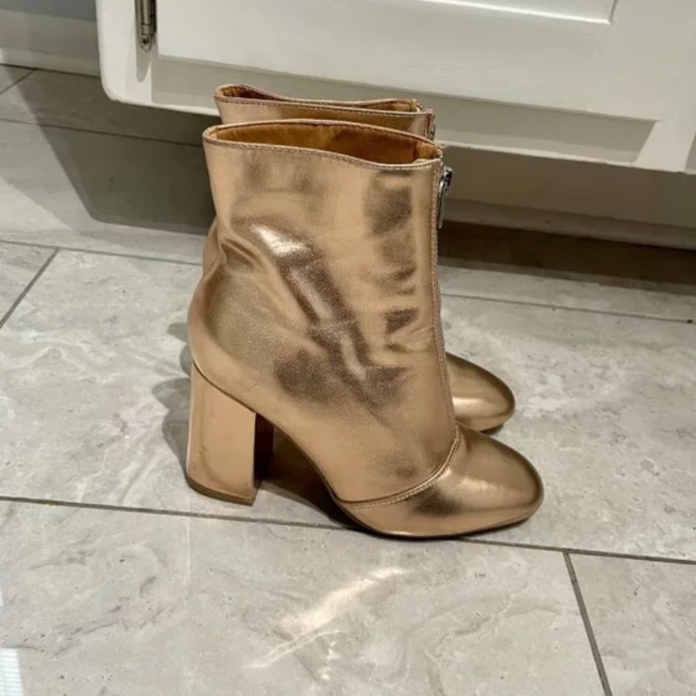 Wild Diva Lounge Rose Gold Zipper Detail Heeled Ankle Boot Size 7